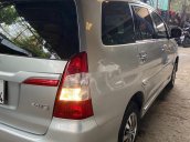 Gia đình bán lại xe Toyota Innova sản xuất 2015, màu bạc