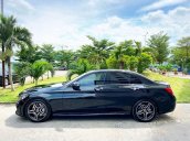 Cần bán lại xe Mercedes C class sản xuất năm 2019, màu đen còn mới