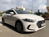 Cần bán Hyundai Elantra sản xuất năm 2018, màu trắng, giá tốt