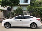 Cần bán Hyundai Elantra sản xuất năm 2018, màu trắng, giá tốt