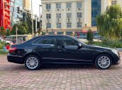 Bán Mercedes E300 2010, màu đen, 700tr