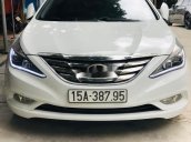 Cần bán Hyundai Sonata đời 2010, màu trắng, xe nhập