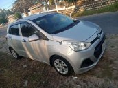 Cần bán gấp Hyundai Grand i10 năm sản xuất 2014, màu bạc