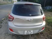 Cần bán gấp Hyundai Grand i10 năm sản xuất 2014, màu bạc