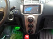 Cần bán xe Toyota Yaris năm 2012, màu bạc, nhập khẩu còn mới