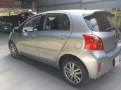 Cần bán xe Toyota Yaris năm 2012, màu bạc, nhập khẩu còn mới