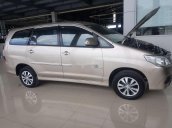 Cần bán xe Toyota Innova sản xuất năm 2016, xe còn mới giá ưu đãi