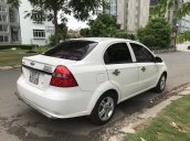 Cần bán xe Chevrolet Aveo màu trắng đời 2015, 70.000km, 240 triệu đồng