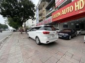 Bán xe Kia Sedona bản full máy dầu 2.2, sản xuất cuối 2018 đăng ký 2019, màu trắng, đi chuẩn 24.000km