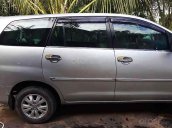 Cần bán gấp Toyota Innova năm sản xuất 2009, màu bạc còn mới, giá tốt