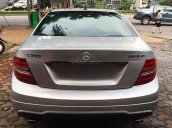 Cần bán Mercedes C class sản xuất năm 2011, màu bạc còn mới, giá tốt