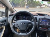 Cần bán gấp Kia Cerato sản xuất năm 2017, màu đen chính chủ