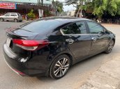 Cần bán gấp Kia Cerato sản xuất năm 2017, màu đen chính chủ