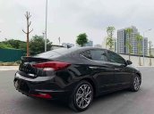 Cần bán gấp Hyundai Elantra năm 2019, màu đen