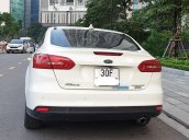 Bán Ford Focus 1.5 AT L Titanium màu trắng cực tiết kiệm nhiên liệu, giá tốt