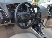 Bán Ford Focus 1.5 AT L Titanium màu trắng cực tiết kiệm nhiên liệu, giá tốt