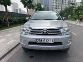 Bán Toyota Fortuner 2.7V 2010, màu bạc