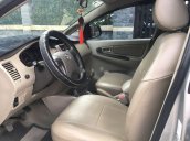 Cần bán xe Toyota Innova sản xuất 2016, màu bạc còn mới