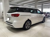 Bán Kia Sedona đời 2016, màu trắng chính chủ