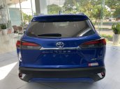 Toyota Corolla Cross màu xanh giao ngay ở Sài Gòn