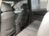 Cần bán gấp chiếc Toyota Innova đời 2007 màu bạc xe chính chủ còn mới