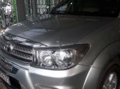 Cần bán xe Toyota Fortuner 2009, màu bạc còn mới