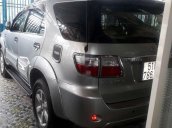 Cần bán xe Toyota Fortuner 2009, màu bạc còn mới