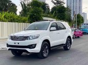 Bán ô tô Toyota Fortuner đời 2015, màu trắng, 690tr