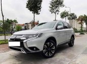 Bán Mitsubishi Outlander Premium sản xuất năm 2020, màu trắng  