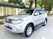 Cần bán xe Toyota Fortuner năm sản xuất 2009, màu bạc còn mới, 425tr