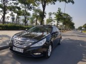 Cần bán Hyundai Sonata đời 2010, màu đen còn mới