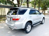 Cần bán xe Toyota Fortuner năm sản xuất 2009, màu bạc còn mới, 425tr