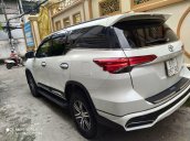 Bán ô tô Toyota Fortuner sản xuất năm 2017, màu trắng 