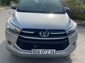 Cần bán gấp Toyota Innova đời 2018, màu bạc, giá tốt