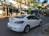 Cần bán Mazda 3 năm sản xuất 2012, màu trắng còn mới