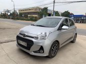 Cần bán Hyundai Grand i10 năm sản xuất 2017, màu bạc