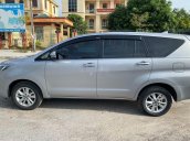 Cần bán gấp Toyota Innova đời 2018, màu bạc, giá tốt