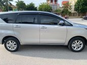 Cần bán gấp Toyota Innova đời 2018, màu bạc, giá tốt