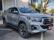 Bán Toyota Hilux năm 2019, màu bạc còn mới