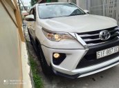 Bán ô tô Toyota Fortuner sản xuất năm 2017, màu trắng 