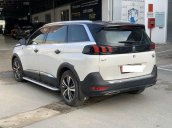 Cần bán gấp Peugeot 5008 đời 2018, màu trắng xe gia đình