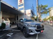 Bán Toyota Hilux năm 2019, màu bạc còn mới