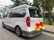 Xe Hyundai Starex 2017, màu trắng số tự động, 925tr