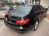 Cần bán Mercedes - Benz E300 sản xuất năm 2009 màu đen, chạy 95.000 km zin, giá chỉ hơn 600 triệu