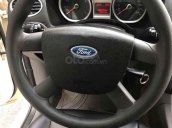 Bán Ford Focus năm 2011, màu trắng, 318tr