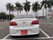 Cần bán lại xe Chevrolet Cruze sản xuất năm 2017, màu trắng còn mới