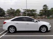 Cần bán lại xe Chevrolet Cruze sản xuất năm 2017, màu trắng còn mới