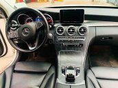 Xe Mercedes C200 sản xuất năm 2017, màu trắng chính chủ