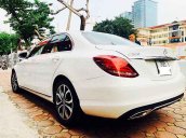 Xe Mercedes C200 sản xuất năm 2017, màu trắng chính chủ