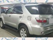 Cần bán Toyota Fortuner sản xuất 2010, màu bạc chính chủ, giá tốt